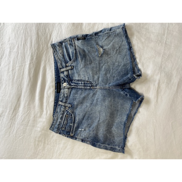 Silver Jeans Avery Short Size 30 - Picture 1 of 8